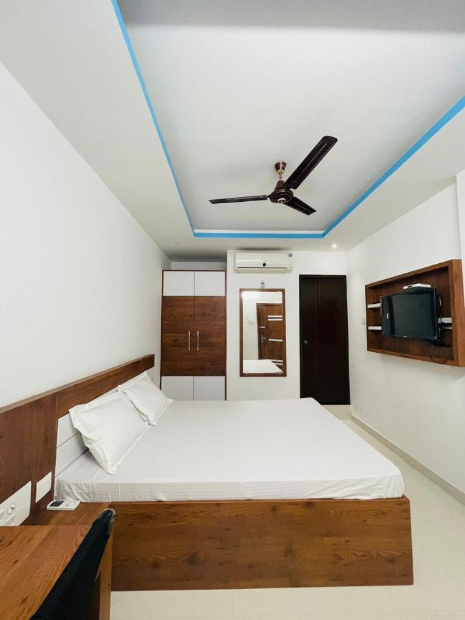 Hotel Zam Zam Residency Cheruppulasseri Exterior foto