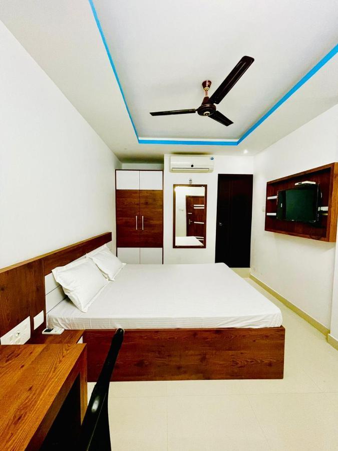 Hotel Zam Zam Residency Cheruppulasseri Exterior foto